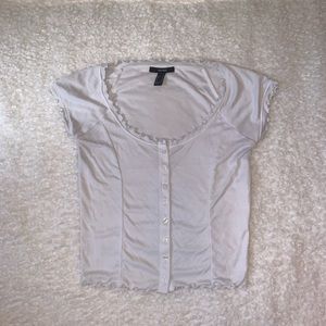 Cream lettuce-edge top